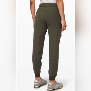 Lululemon On the Fly Jogger Dark Olive Size 10